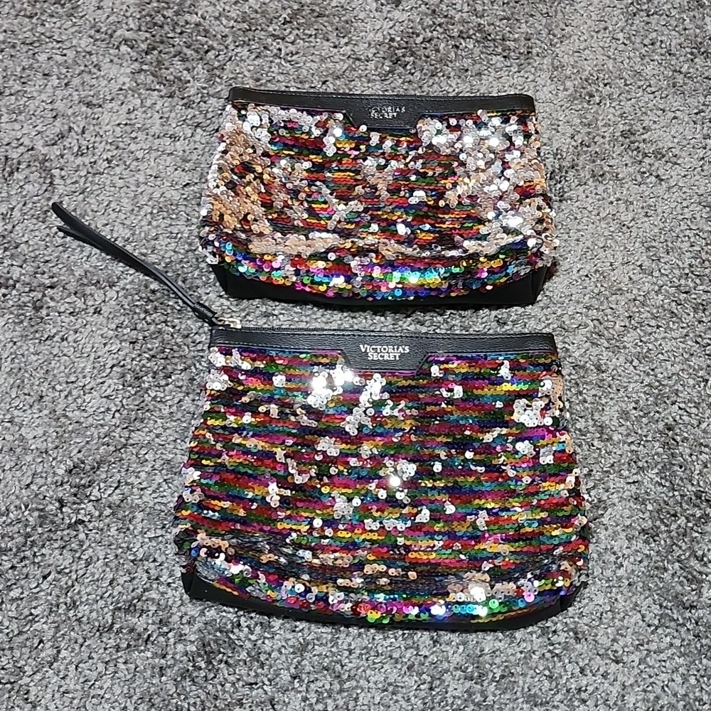 VS 2016 REVERSIBLE SILVER/RAINBOW SEQUINS TRAVEL COSMETIC ORGANIZER BAG